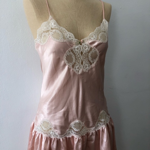 Vintage | Ballet Pink Silk & Lace Slip - Picture 3 of 15